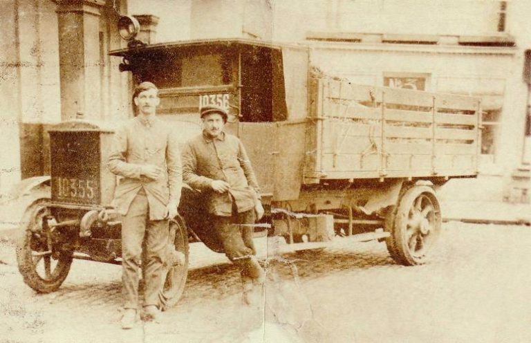 Comment transporter de la vaisselle en 1909