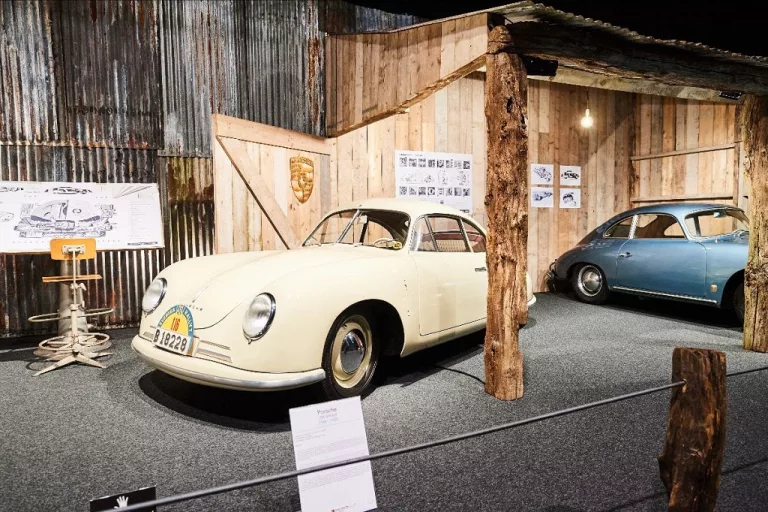 La Porsche 356 fête ses 70 ans à Autoworld jusqu’au 30 août