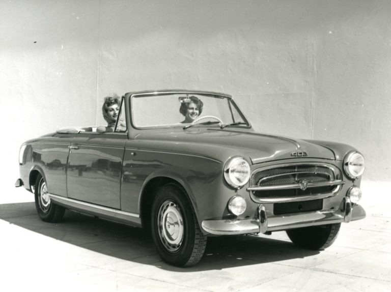 Rétromobile 2023 : Peugeot présente une rétrospective de la série « 4 »