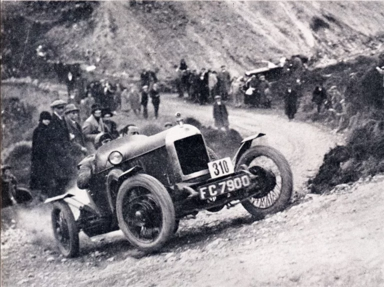 MG célèbre son 100e anniversaire à Autoworld