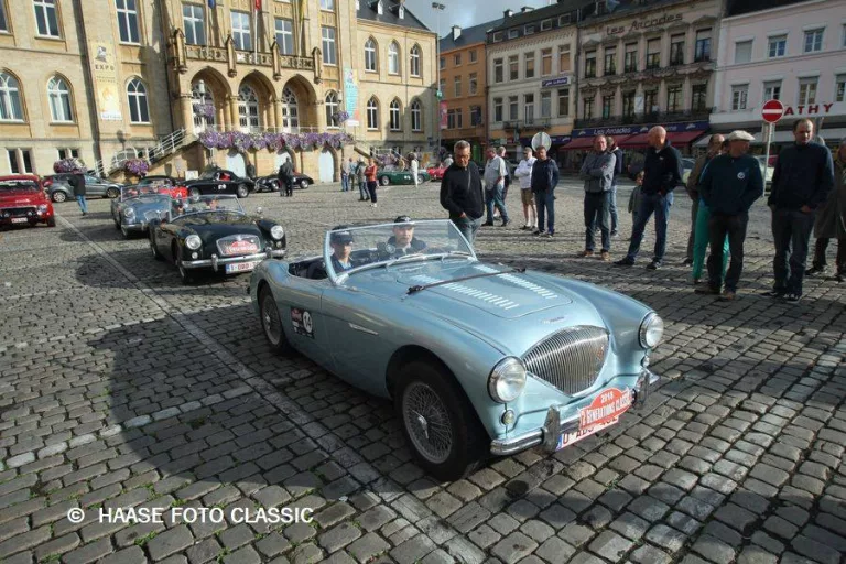 Quand la passion de la voiture ancienne unit deux générations