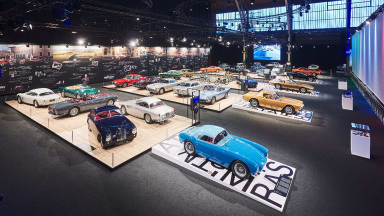 Autoworld célèbre les 110 ans de Maserati