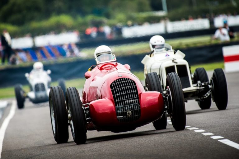 Les Alfa-Roméo de course fêtées au Goodwood Revival